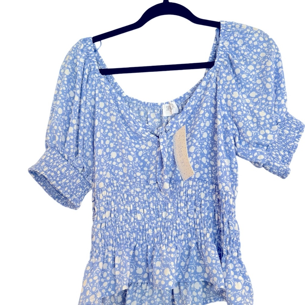Woman’s light blue blouse short sleeves with elastic waist - Picture 5 of 6